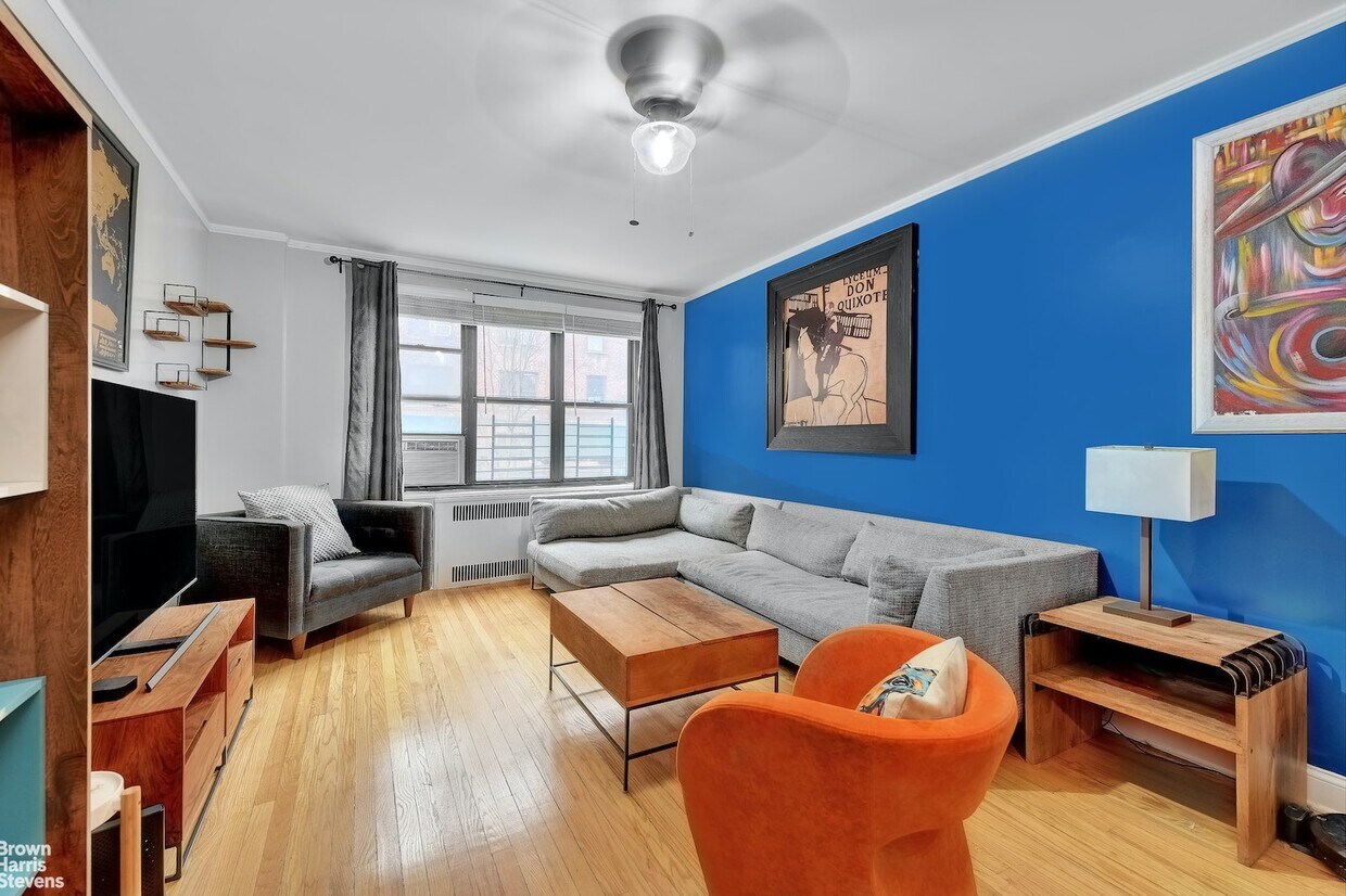 344141 78th St Unit 1F, Queens, NY 11372 Room for Rent in Queens