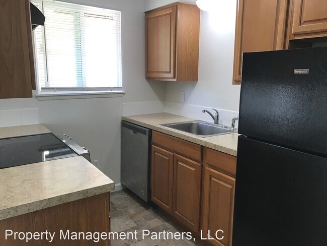 Building Photo - 2 br, 1 bath Apartment - 1003 E Jackson Ave