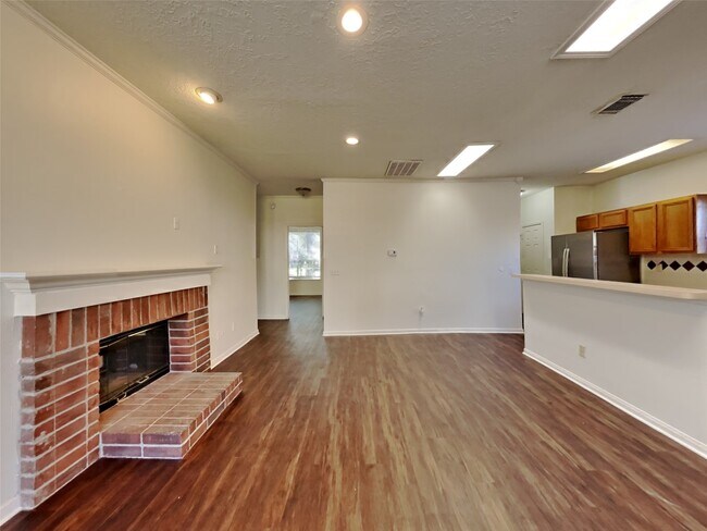 Foto del edificio - 2911 Linda Dr