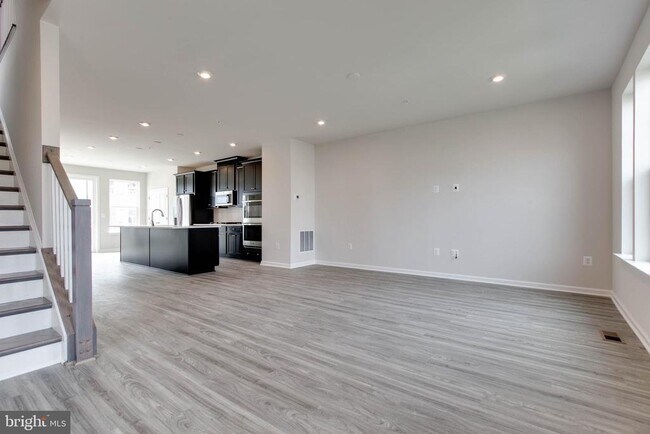 Building Photo - 2009 Twisted Oak Pl