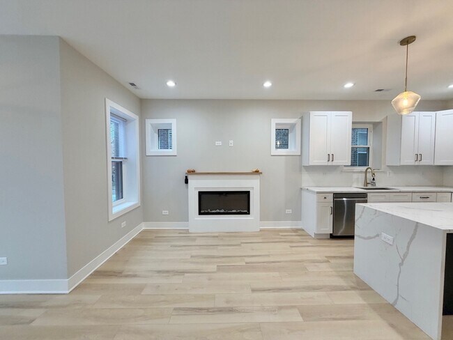 Foto del edificio - 4908 N Rockwell St