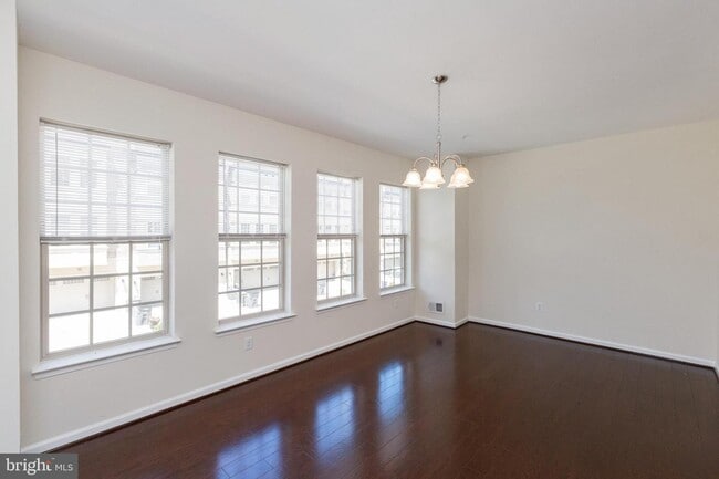 Building Photo - 803 Fair Winds Way