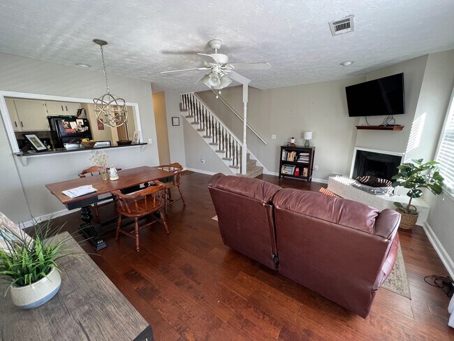 Foto del edificio - Apartment conveniently located in Auburn!