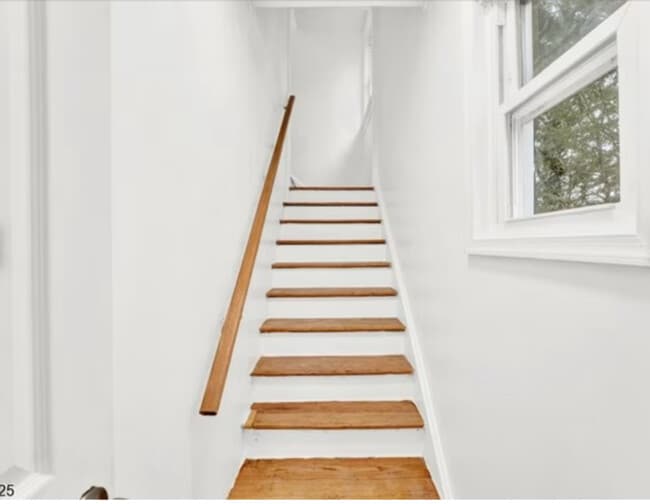 Building Photo - 1084 Pine Ave