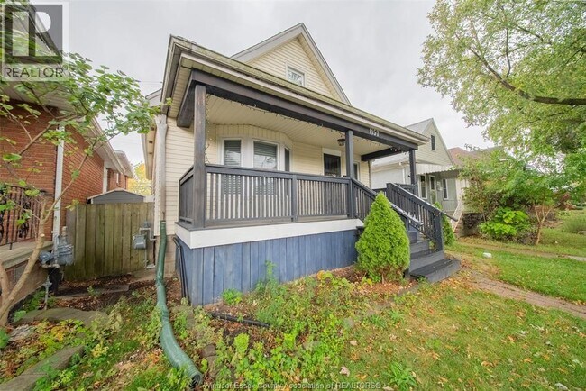 Photo du bâtiment - 1157 Gladstone Ave