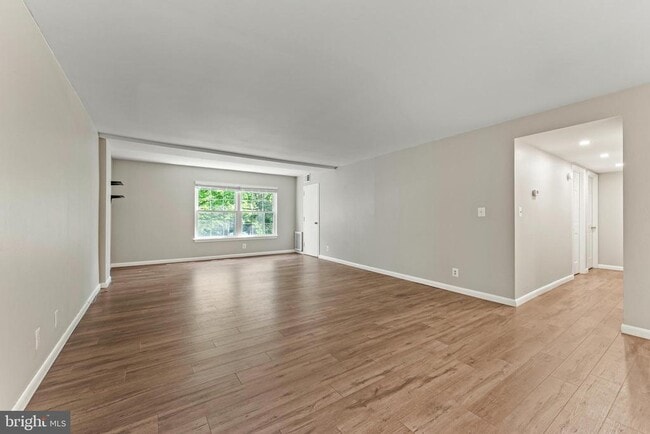 Building Photo - 7621 Provincial Dr