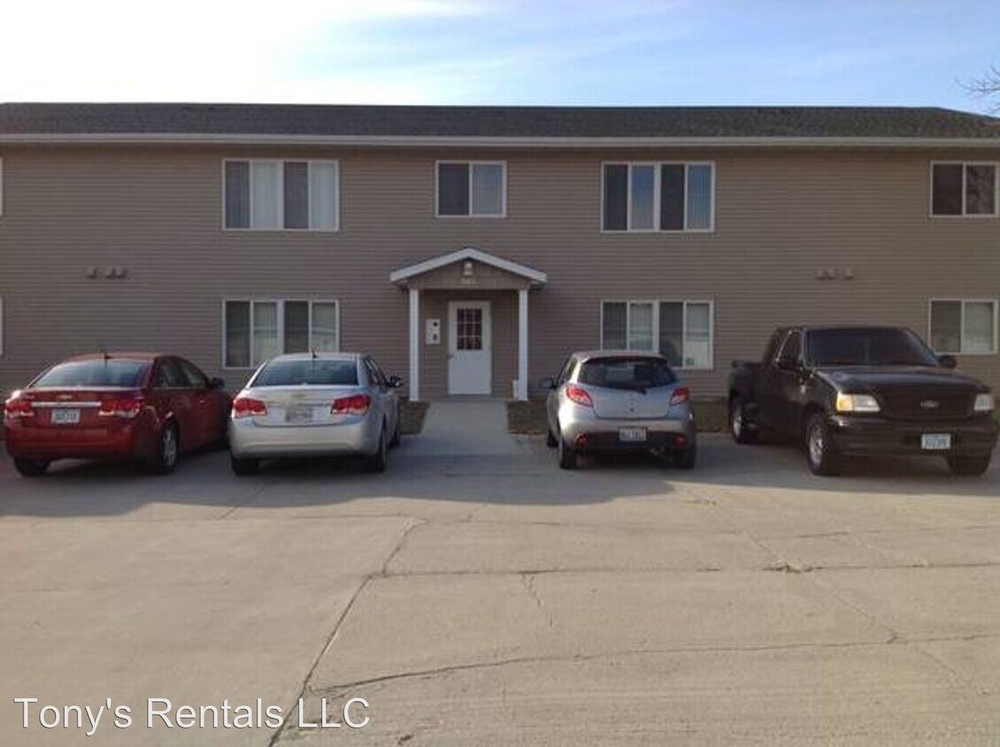 Primary Photo - 3401-3501 Cobblestone Cir