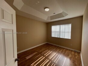 Building Photo - 992 NE 41st Terrace