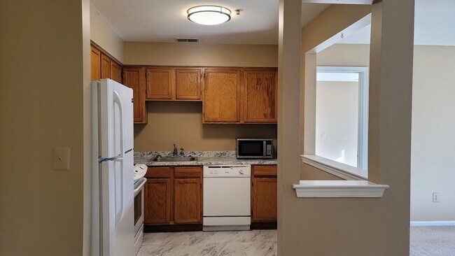 Building Photo - 1216 Waterford Dr