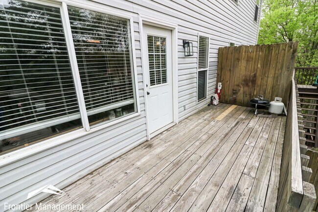 Foto del edificio - Awesome 4 bedroom duplex located in quite neighborhood