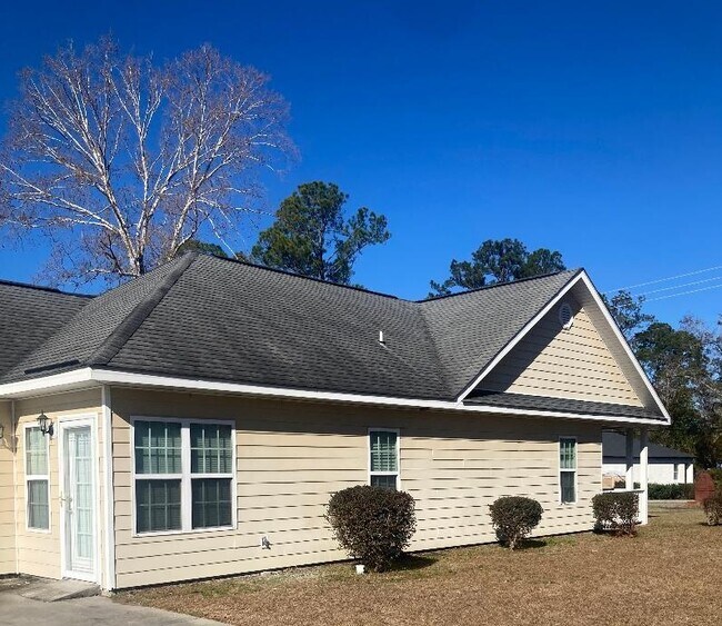 Building Photo - 514 Azalea St
