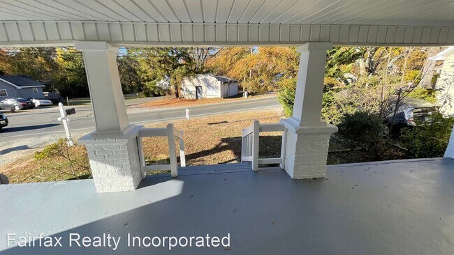 Foto del edificio - 4 br, 2 bath House - 817 Pleasant Drive