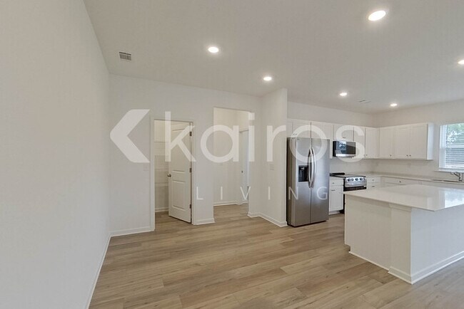 Foto del edificio - 114 Silver Maple Ln