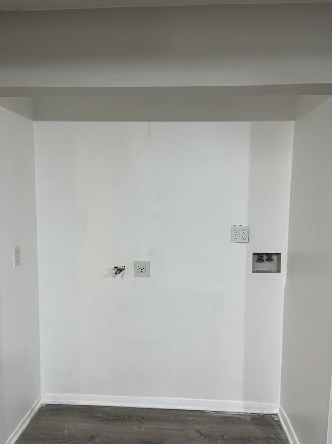 Building Photo - 4461 W Howie Pl