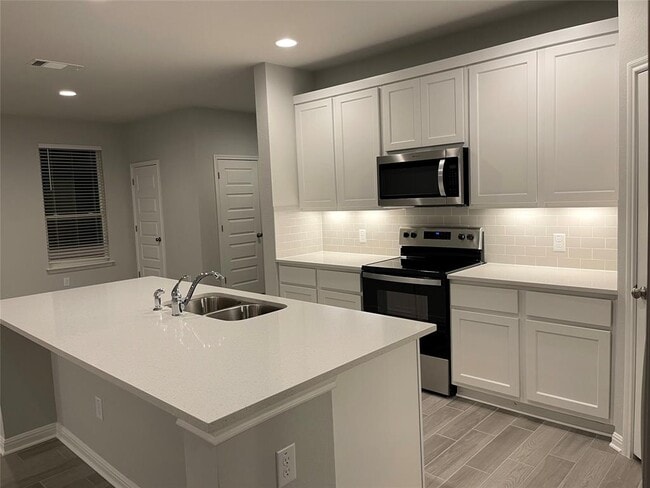 Foto del edificio - 316 McLintock Rd