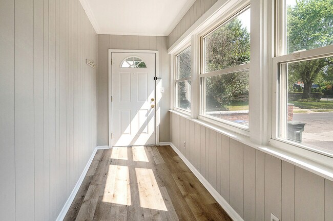 Building Photo - 369 Frebis Ave