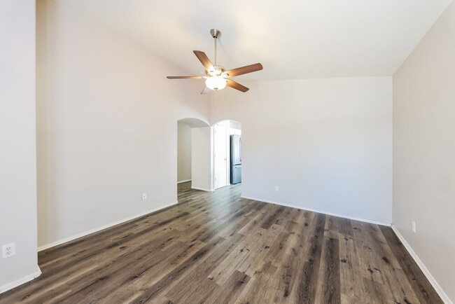 Building Photo - 11224 W Glenrosa Ave