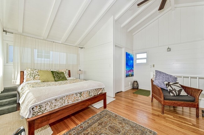 Building Photo - Furnished Master Suite Near Manhattan Beach! All Utilities & Internet Included!