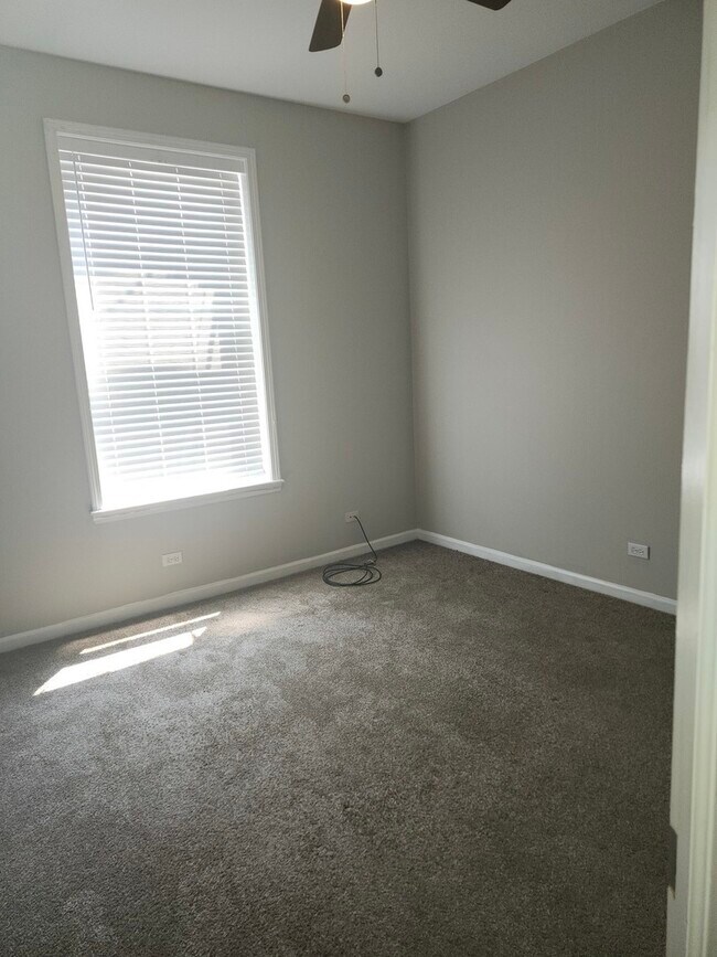 Foto del edificio - 4823 S Langley Ave