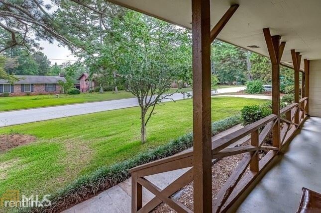 Foto del edificio - 4 br, 2 bath House - 1023 Strawberry Lane
