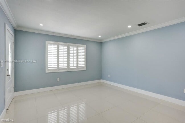 Foto del edificio - 3 br, 3 bath House - 1747 SW 21st St # 0