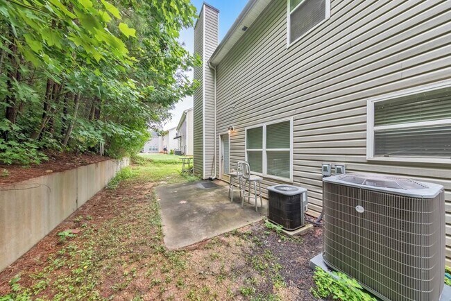 Building Photo - 179 Holbrook Dr