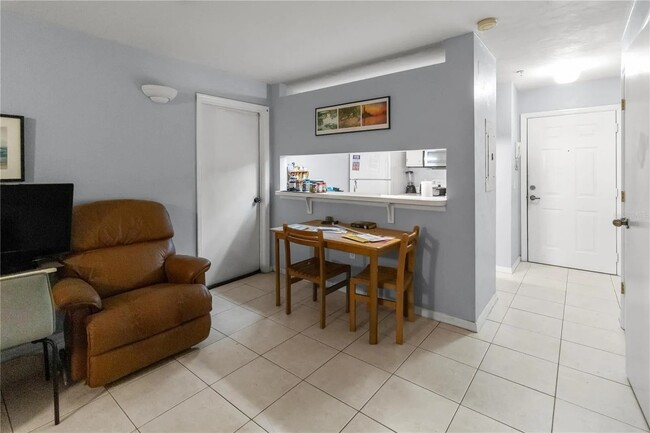 Foto del edificio - 4000 SW 23rd St