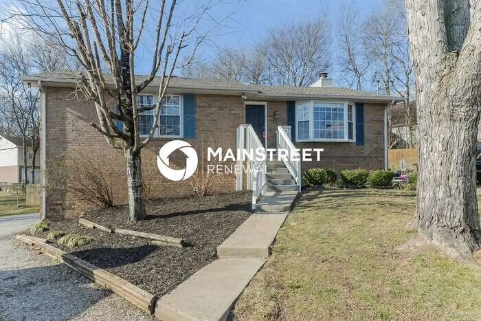 4 Bedroom Pet-Friendly Home in Hendersonville, TN with Main Street Renewal - 4 Bedroom Pet-Friendly Home in Hendersonville, TN with Main Street Renewal