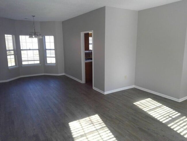 Foto del edificio - Spacious Home on Cul-De-Sac!