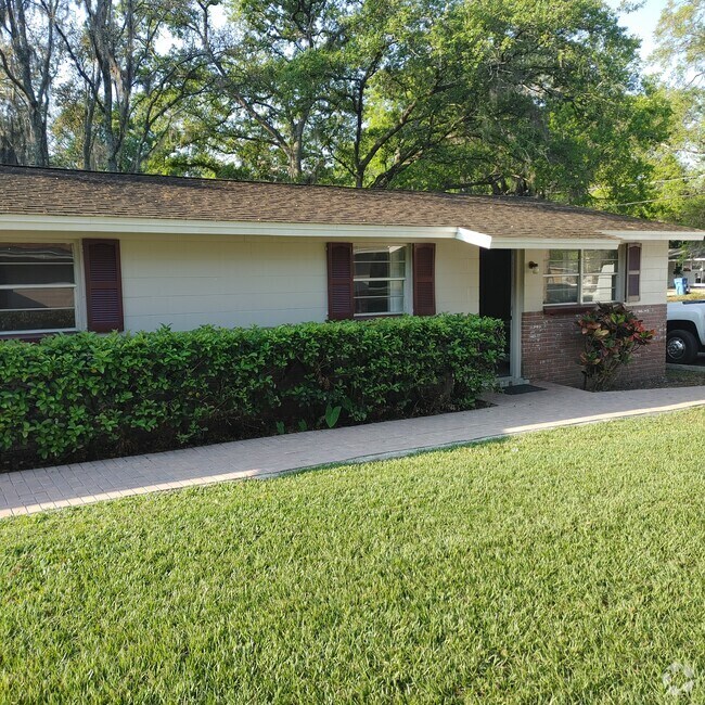 Whispering Pines Estates Condos for Rent Tampa, FL 1 Rentals