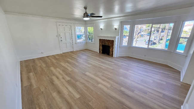 Foto del edificio - 3220 W 2nd St