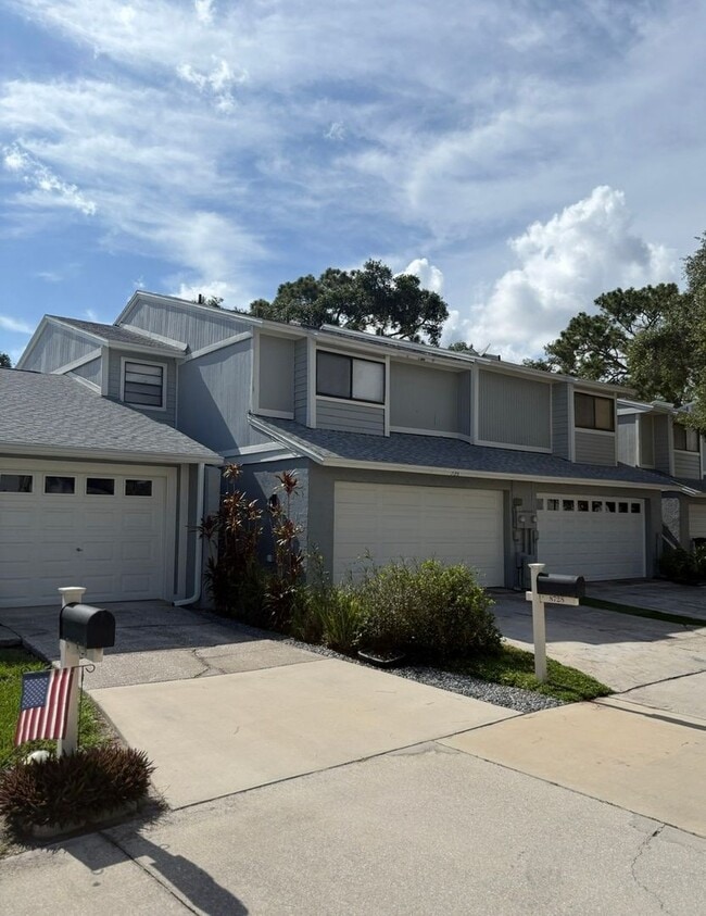 Building Photo - 8728 Jasmine Pond Dr