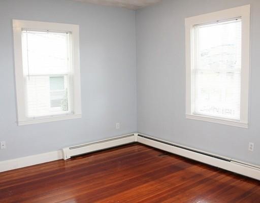 Building Photo - 118-120 Paul Revere Rd