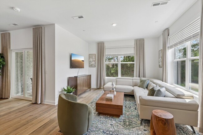 Foto del edificio - Vinewood Townhomes
