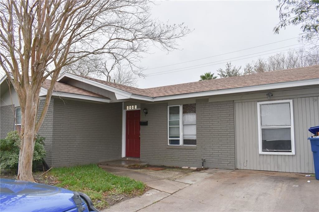 Primary Photo - 4945 Waterfall St