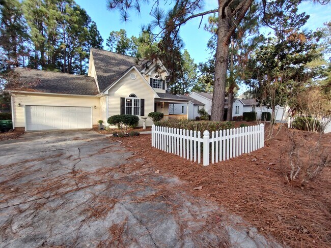 Building Photo - 45 Fox Run Rd