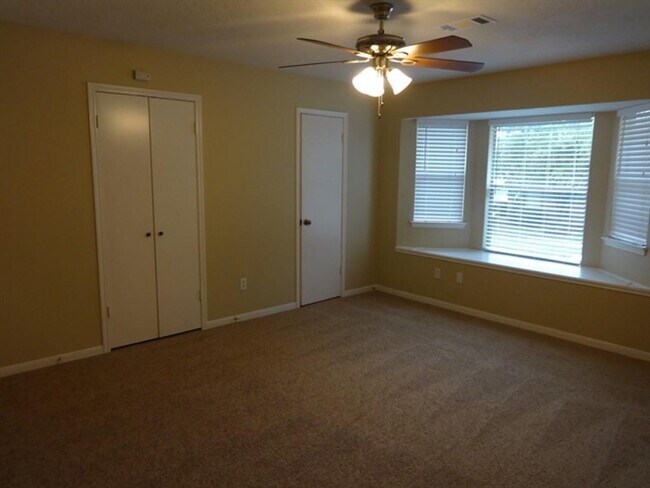 Foto del edificio - 12657 Pine Bush Dr