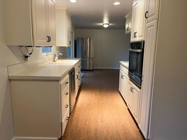 Building Photo - 15114 SE 18th St