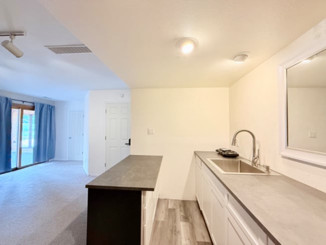 Building Photo - 301 W Mangrum Dr
