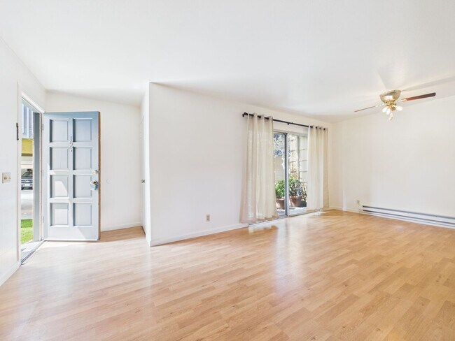 Foto del edificio - 3162 Eucalyptus St
