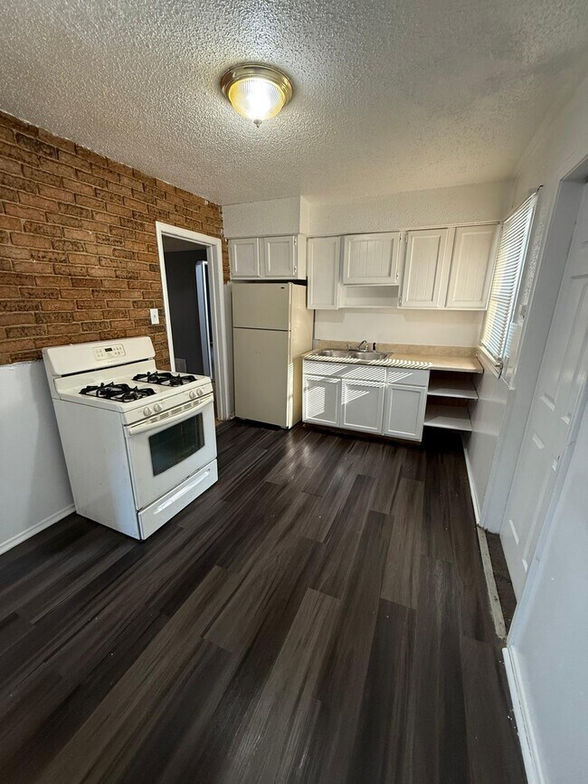 Foto del edificio - 16191 Salem St