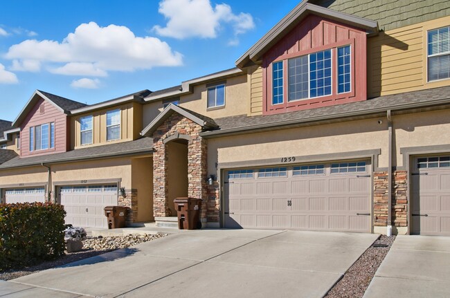 Foto del edificio - 1259 SilverCrest Dr