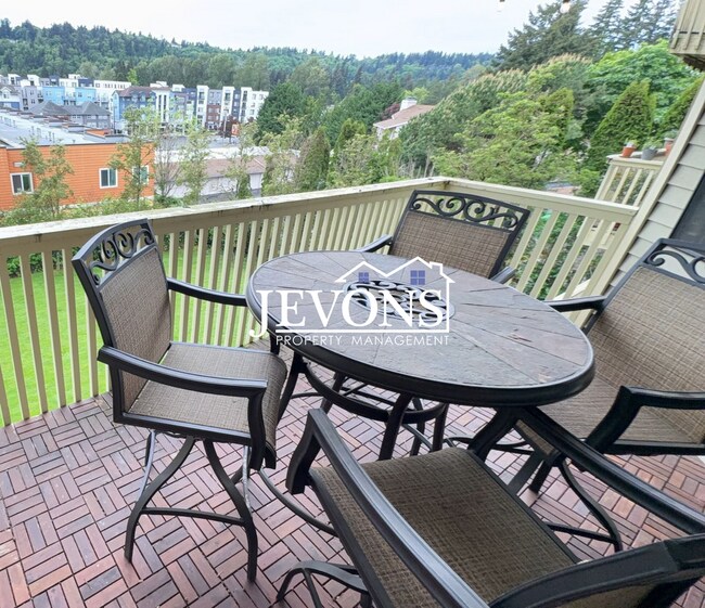 Building Photo - Coming soon - 2BR/1.5BA Condo in Kirkland