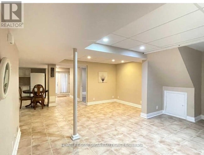 Building Photo - 33 Hammerstone Crescent