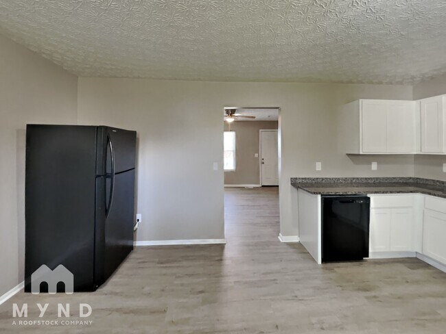 Building Photo - 889 Rushcreek Rd