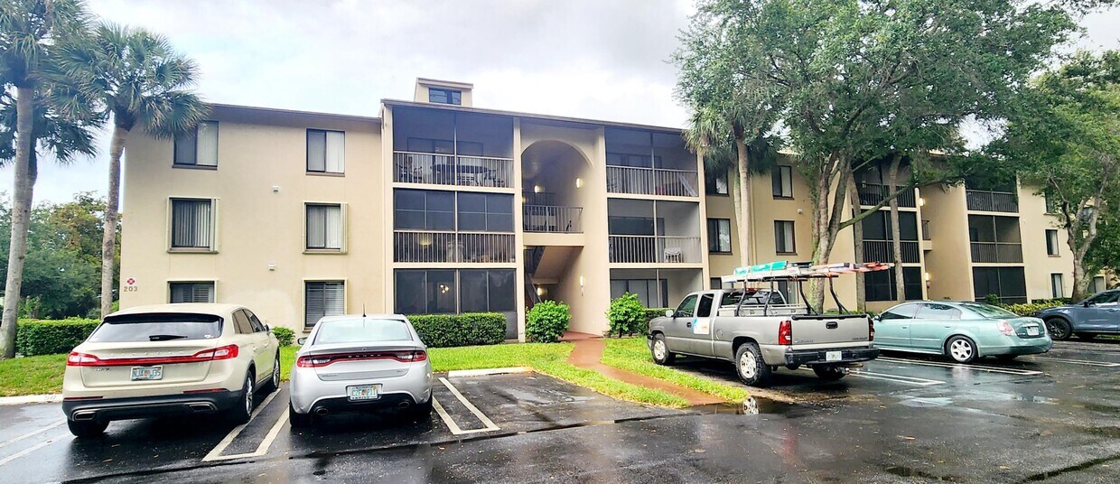 203 Foxtail Dr Unit C3, Greenacres, FL 33415 Condo for Rent in