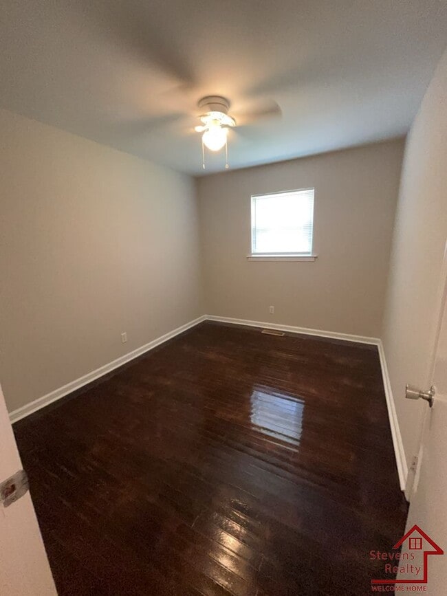 Building Photo - 207 Bermuda Dr