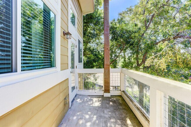 Building Photo - 5405 Woodrow Ave