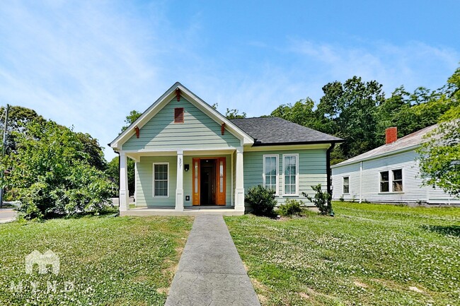 Building Photo - 501 Everette St