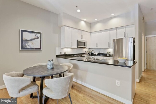 Foto del edificio - 2363 Champlain St NW